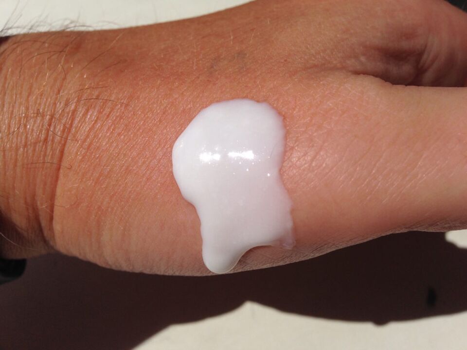 So sieht die Konsistenz von Hondro Sol Spray aus