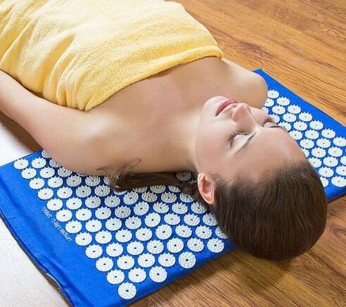 Kuznetsov -Applikator mit zervikaler Osteochondose